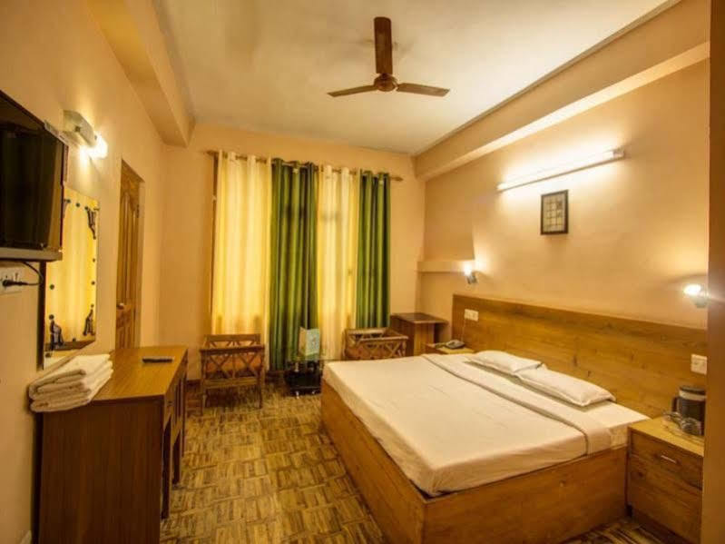 Kalinga Grand Hotel Manāli Zewnętrze zdjęcie