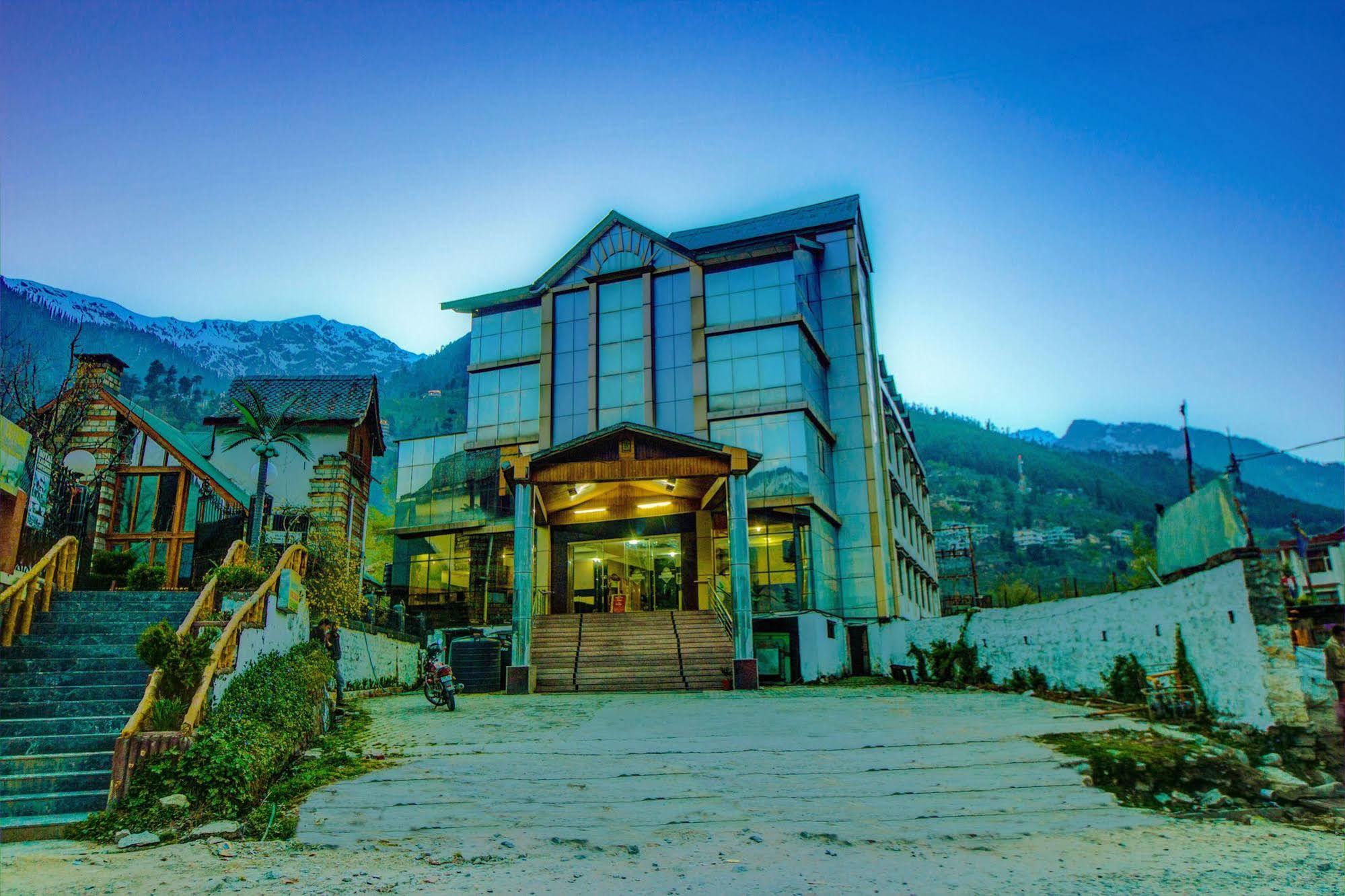 Kalinga Grand Hotel Manāli Zewnętrze zdjęcie
