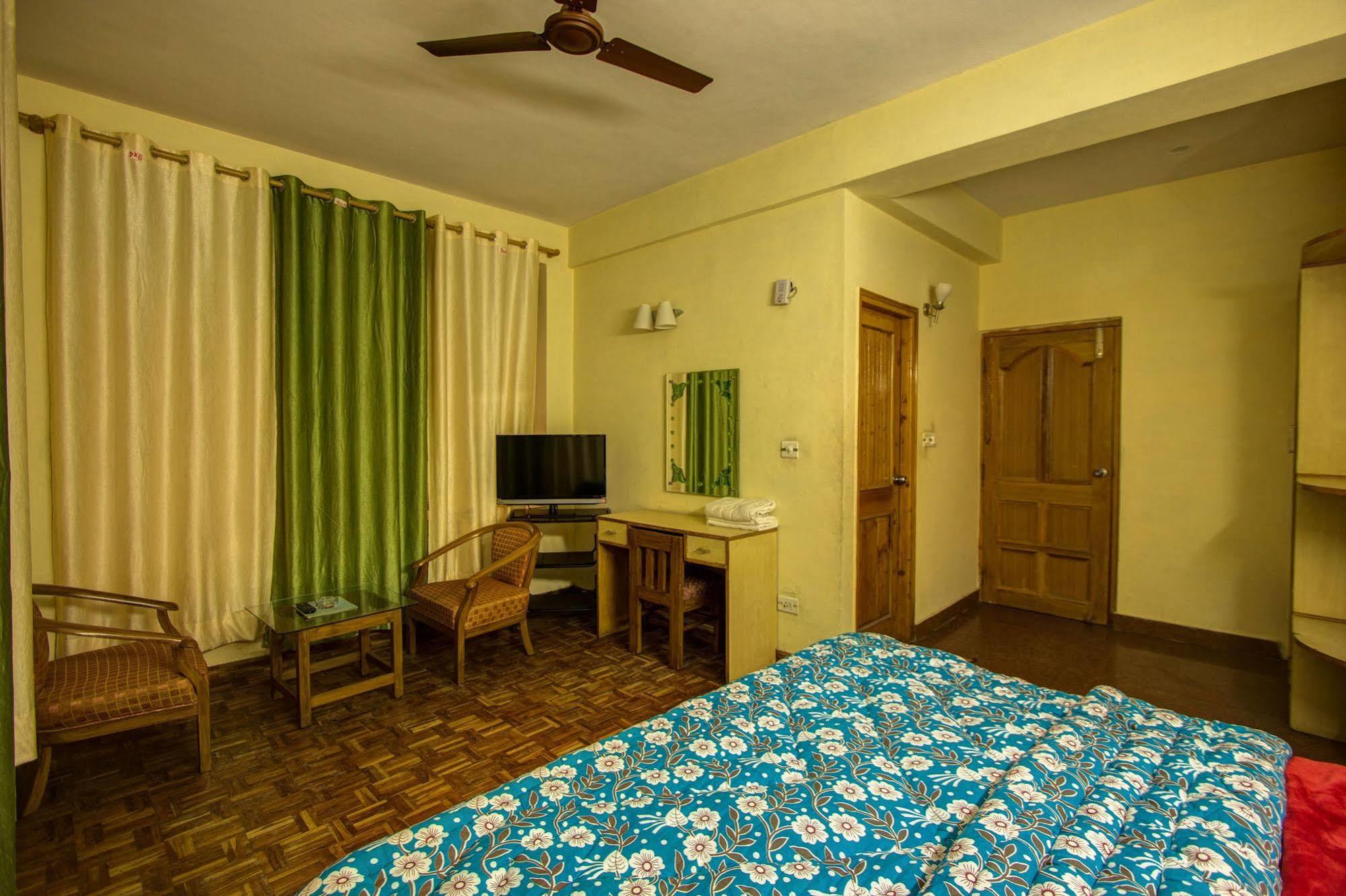 Kalinga Grand Hotel Manāli Zewnętrze zdjęcie