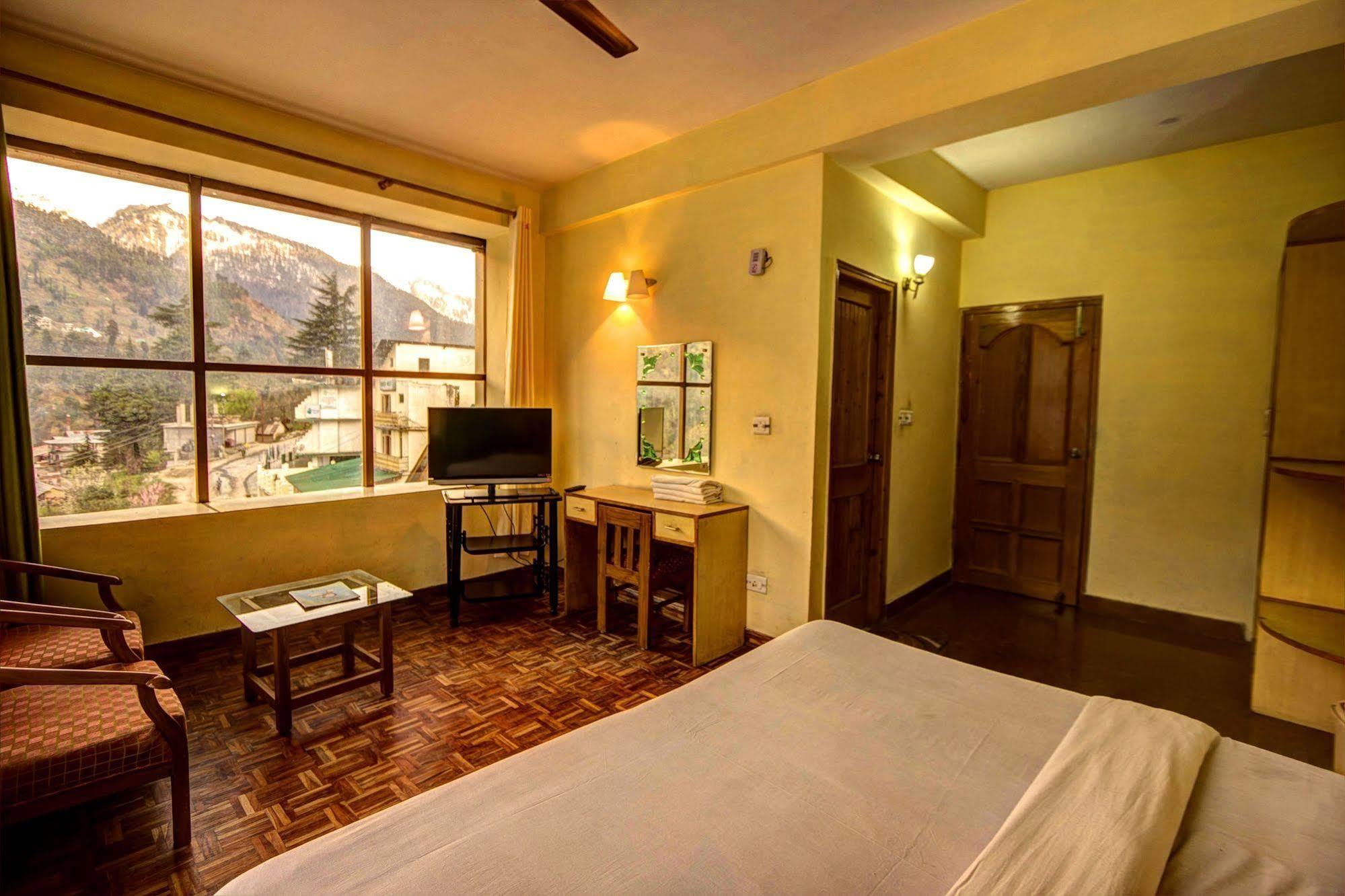 Kalinga Grand Hotel Manāli Zewnętrze zdjęcie