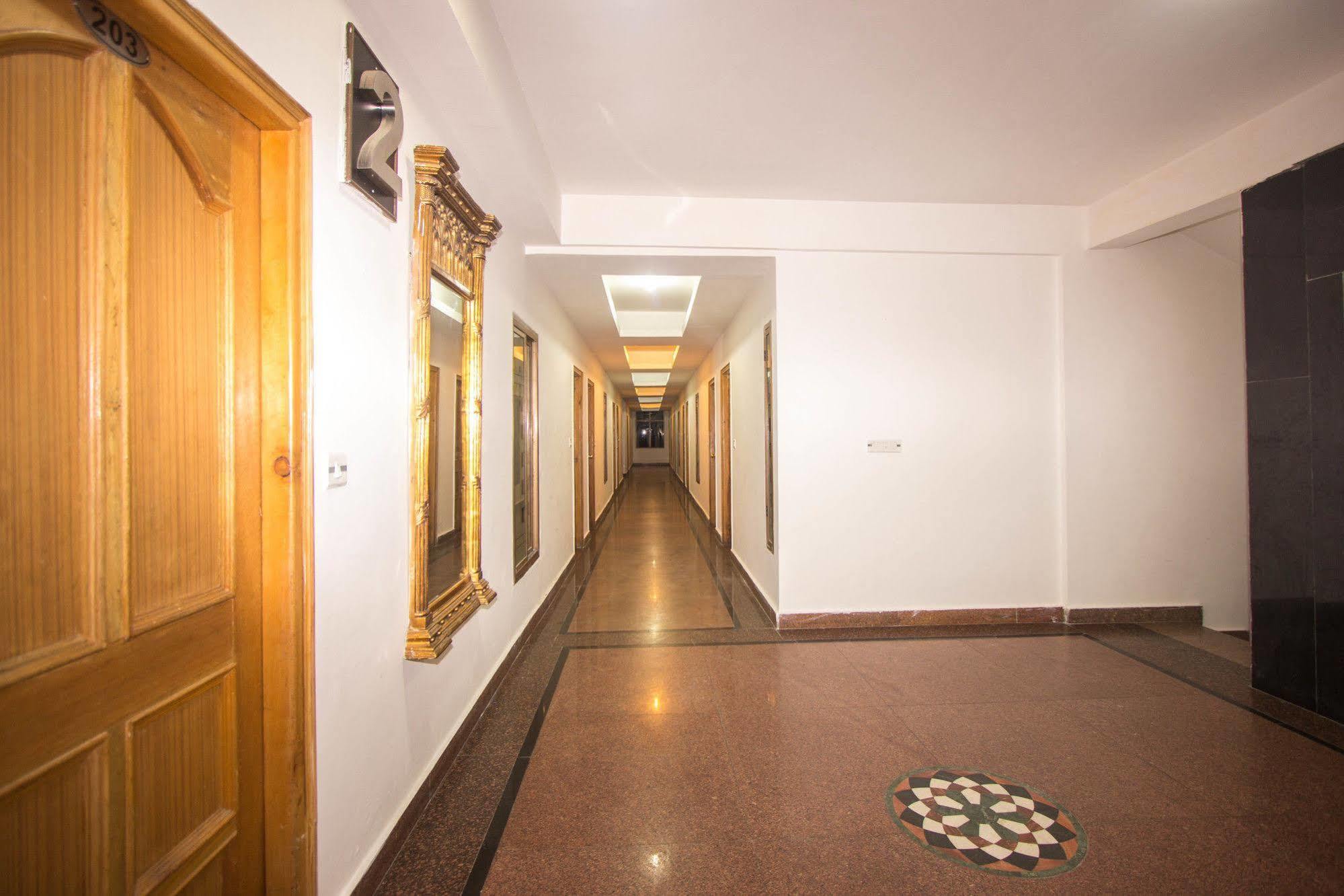 Kalinga Grand Hotel Manāli Zewnętrze zdjęcie